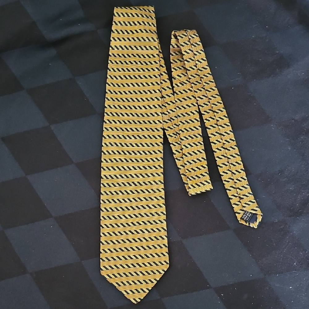 Bachrach Yellow and Black Geometric Tie